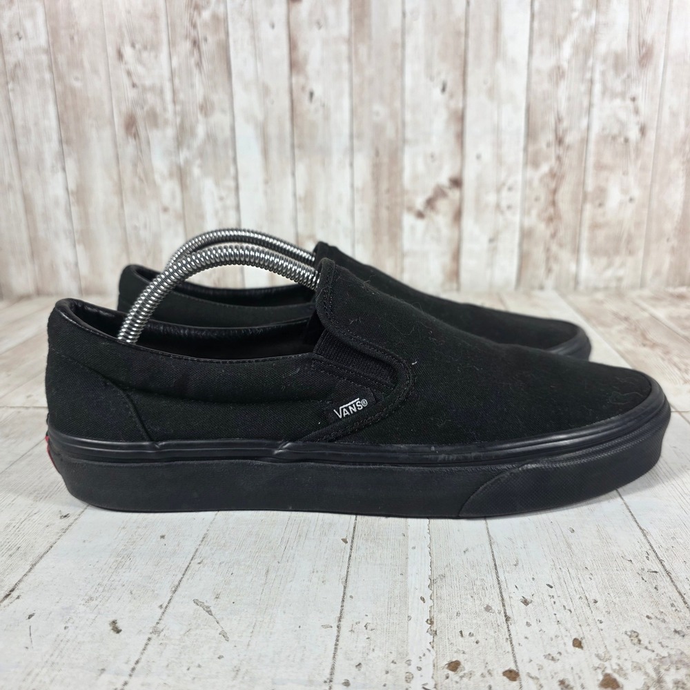 Vans Classic Slip-On Triple Black Canvas Skate Shoes Mens 10 VN000EYEBKA